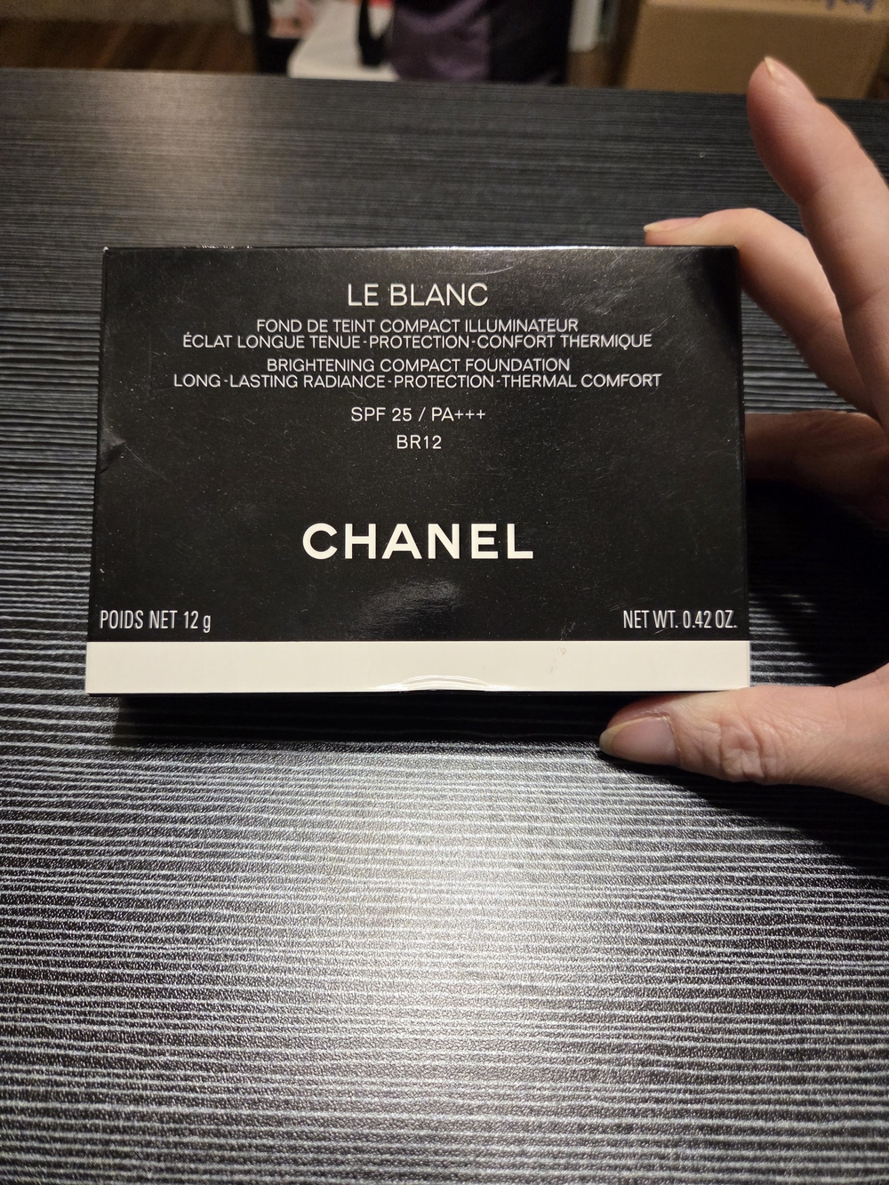 CHANEL Le Blanc Compact Foundation - BR12